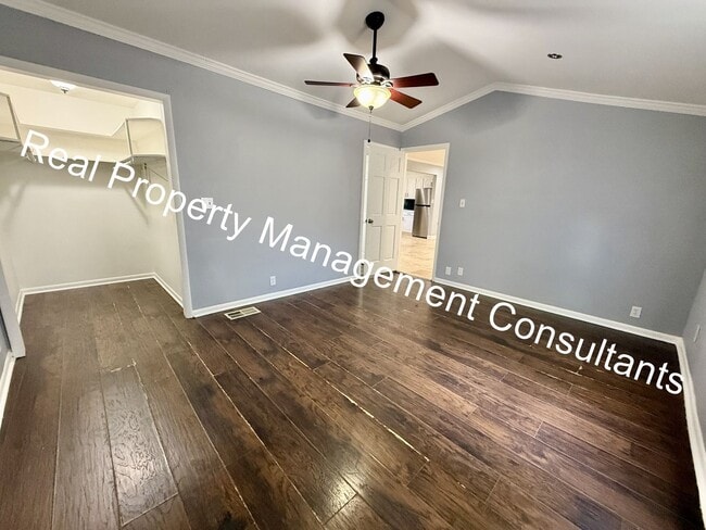 Building Photo - Updated 4 Bedroom, 2 Bath Home with Spacio...