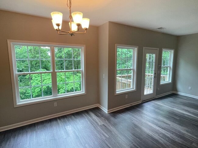 Building Photo - Antioch 3 bedroom townhome w/ 1 car garage!
