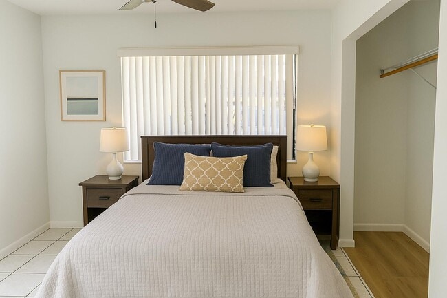 Building Photo - 6728 NW 29th Ln