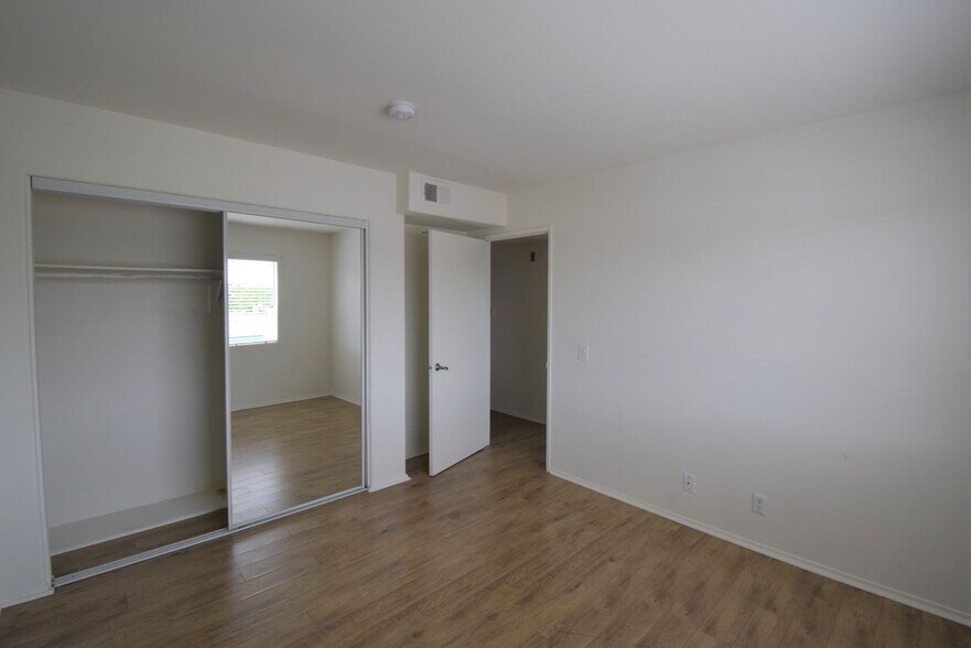 Building Photo - 6041 Fulton Ave