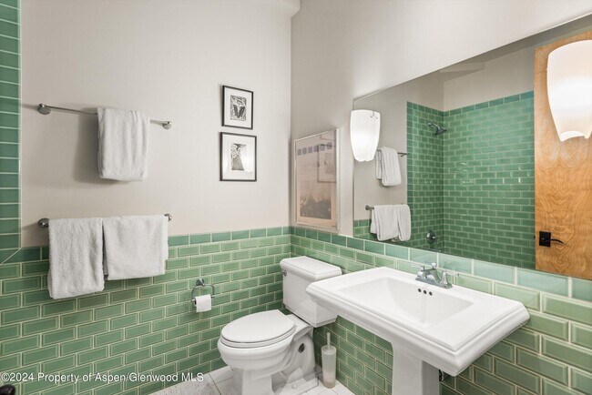 Building Photo - 308 Park Ave