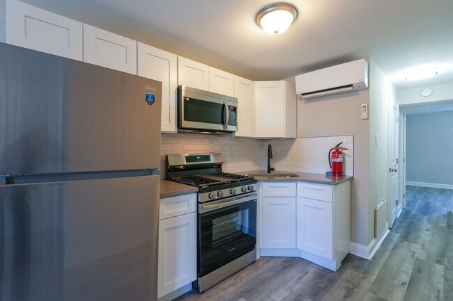 Building Photo - 1335 S 8th St