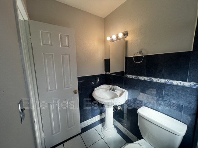 Building Photo - 887 Hawaii Ave