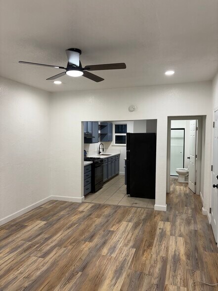 Building Photo - 124 7th St