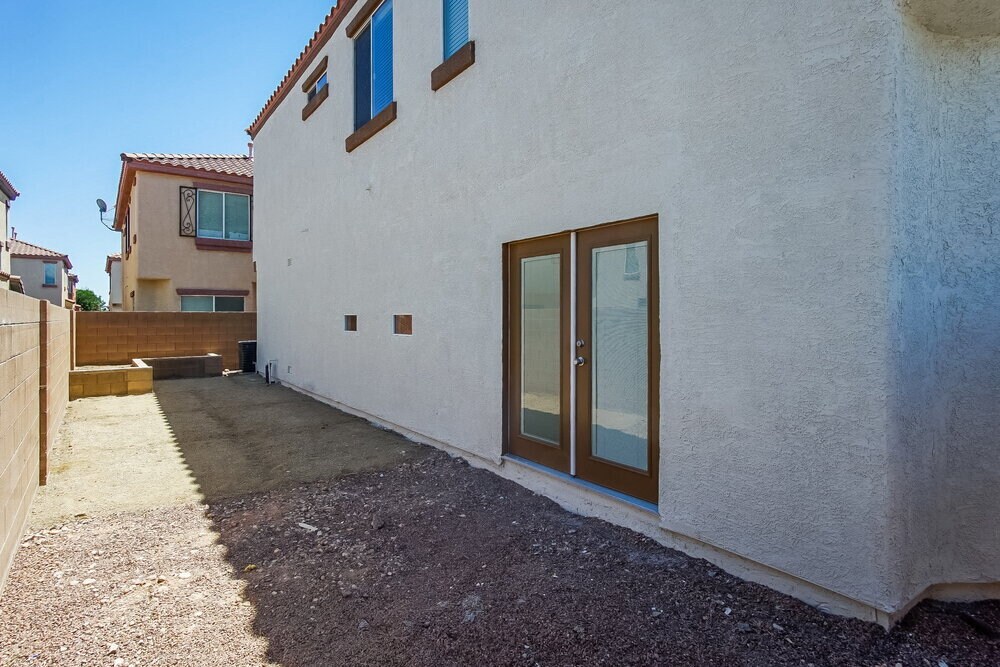 Building Photo - 10611 Allegrini Dr