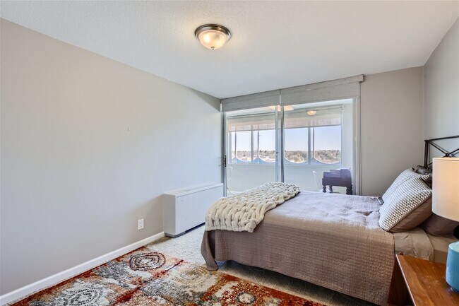 Building Photo - Stylish Downtown Denver Condo – Fully Furnished & Available Now!