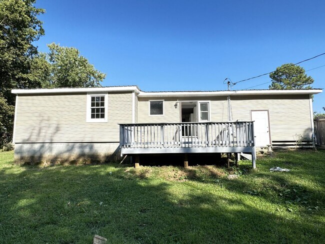 Building Photo - 496 Louisiana Ave. Clarksville, TN 37042