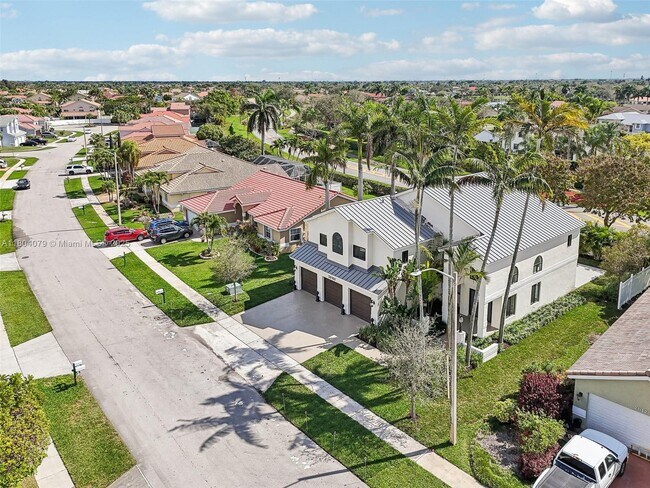 Building Photo - 20160 NW 9th Dr
