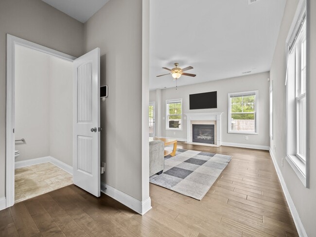 Building Photo - 220 Salty Dog Ln