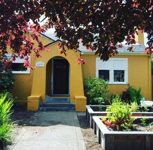 Building Photo - 5237 N Haight Ave