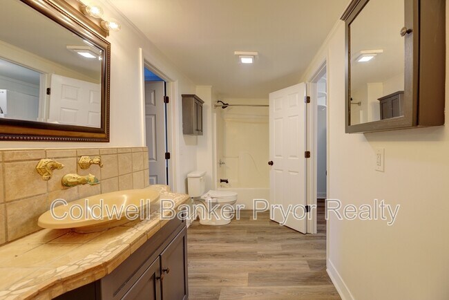 Building Photo - 65 Nason St