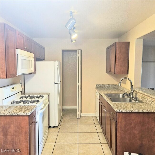 Building Photo - 2120 Ramrod Ave