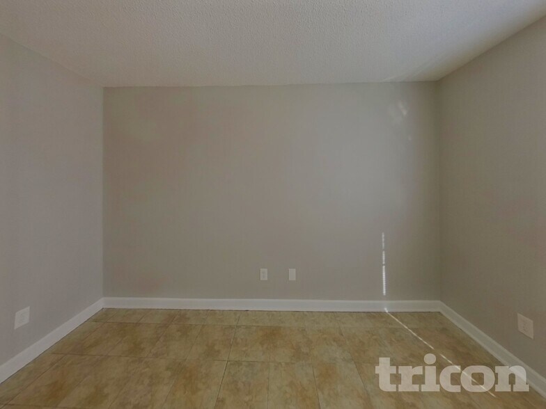 Building Photo - 882 Anchor Way NE