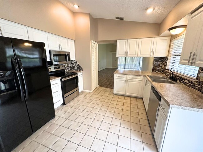 Building Photo - 3023 Silverado Terrace