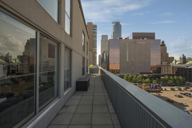 Building Photo - 521 S 7th St