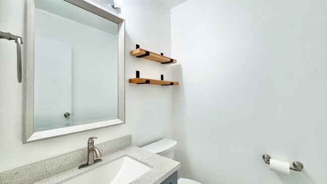 Building Photo - 98-801 B Noelani St Apt 83