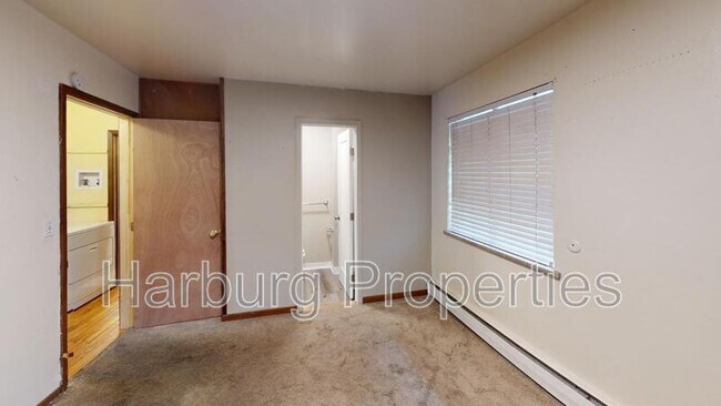 Building Photo - 1717 Baseline Rd