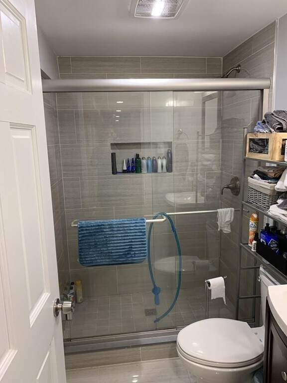 Building Photo - 404 Centre St