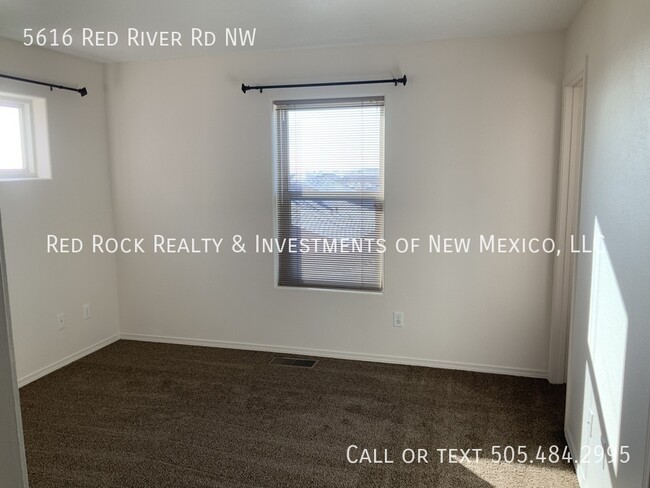 Building Photo - 4 Bedroom home in NW Albuquerque