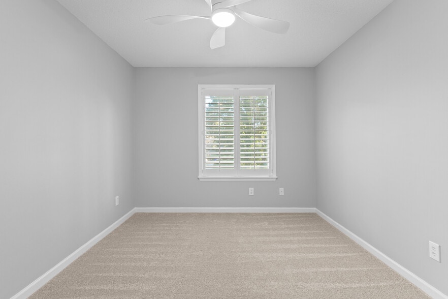 Second Bedroom 1 - 22 Maplecrest Dr