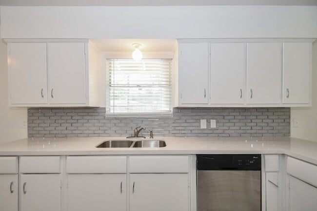 Building Photo - 5330 Windswept Ln