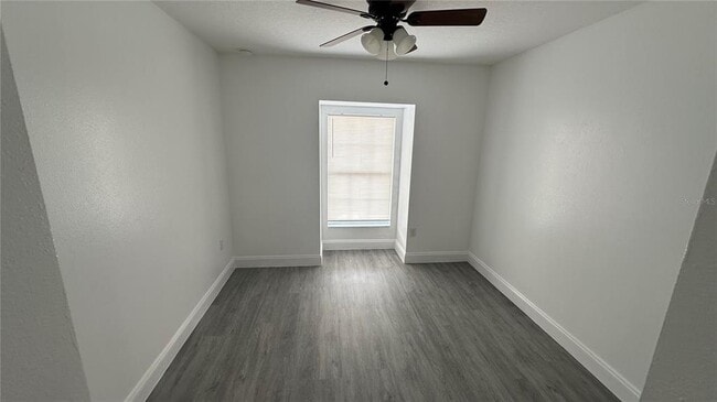 Building Photo - 2437 Hassonite St