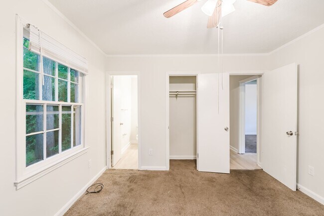 Building Photo - 2706 Marlin Dr