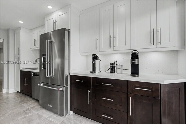 Building Photo - 1201 S Ocean Dr