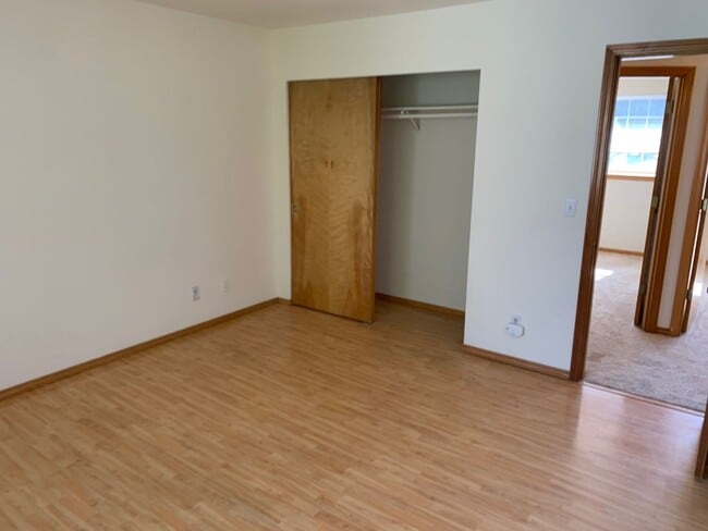 Building Photo - Newly remodel 4 bed 3 bath home in Shoreline