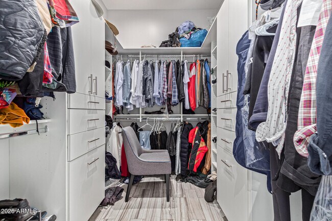 Building Photo - 8302 E Heatherbrae Ave