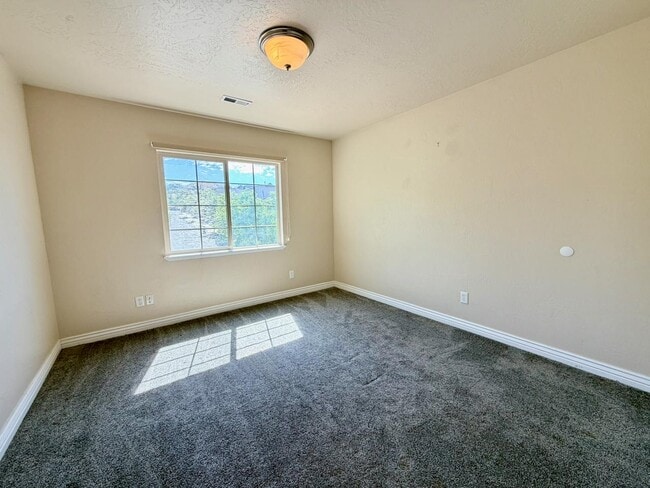 Building Photo - 5175 Fox Hollow Way
