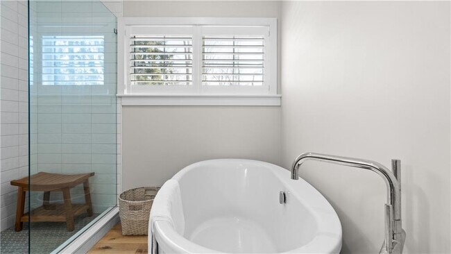 Building Photo - 1241 Saugatucket Rd