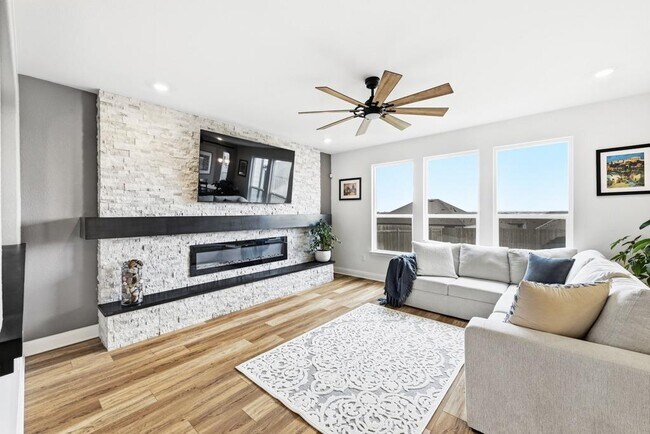 Building Photo - 8109 Tranquil Glade Trl