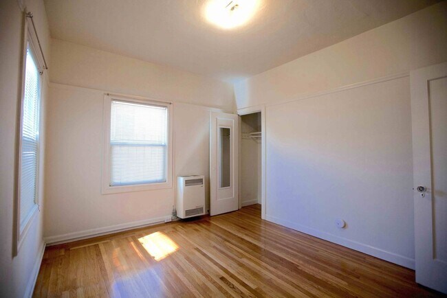 Building Photo - 2339 Prince St