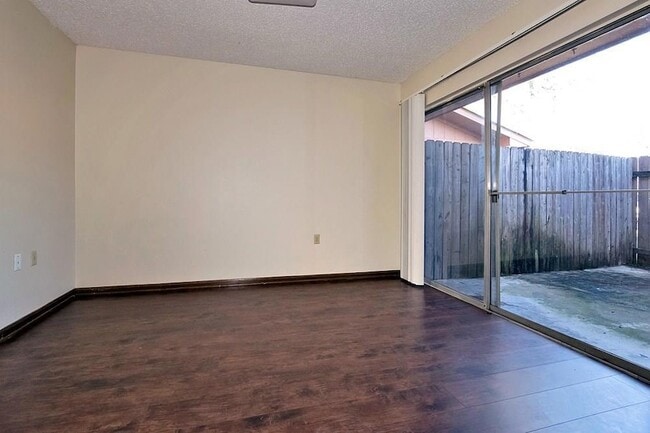 Building Photo - 1536 Richmond Dr
