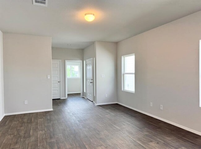 Building Photo - 144 Lavender Ln