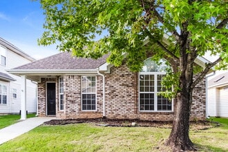 Building Photo - 1101 Village Trail