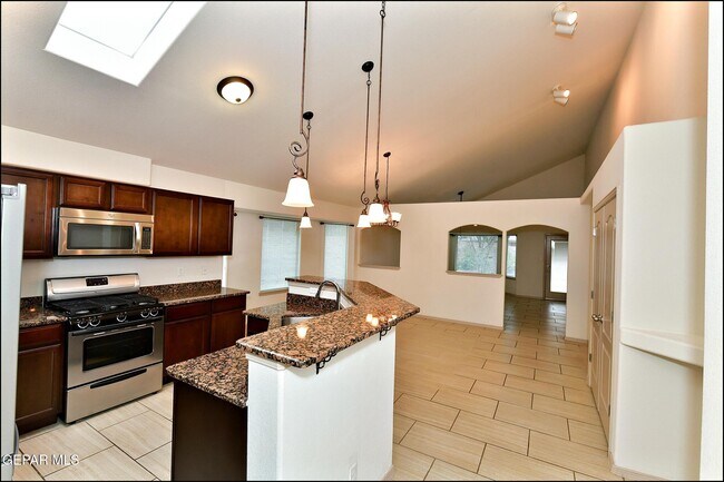 Building Photo - 5005 Moon Ranch Ln