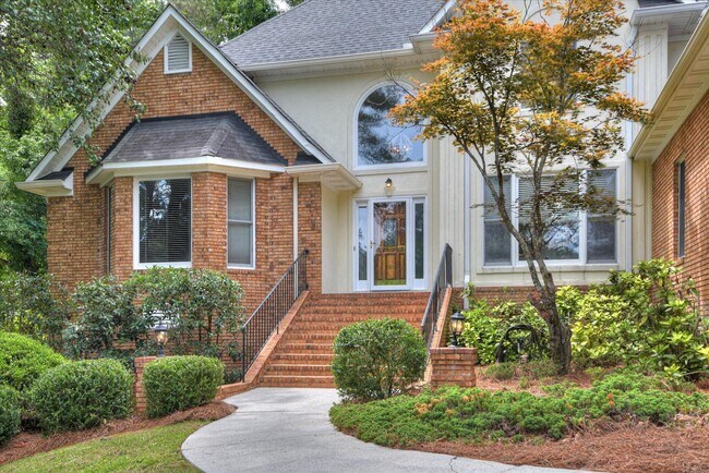 Building Photo - 126 Dewberry Ln