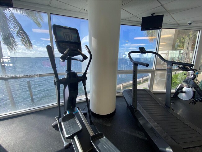 Building Photo - 770 Claughton Island Dr