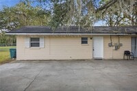 Building Photo - 421 NE 26th Ct