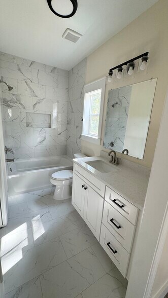 Building Photo - 1322 Fairland Ave