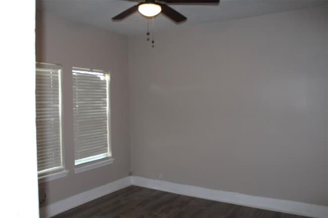 Building Photo - 23923 S Wildwood Dr