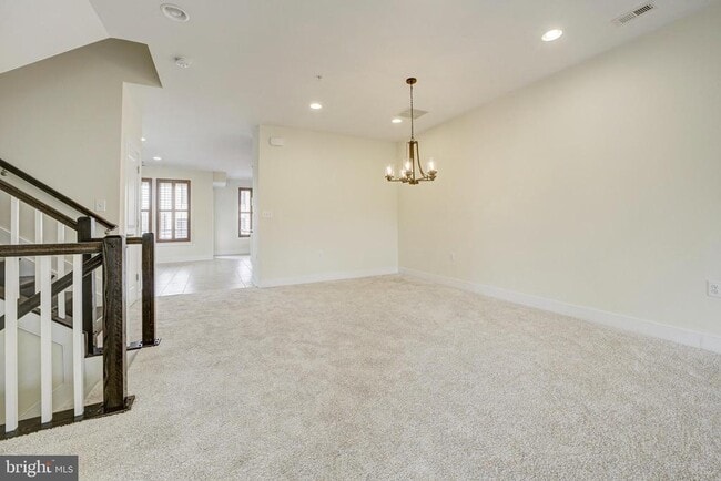 Building Photo - 620 McKenzie Ave