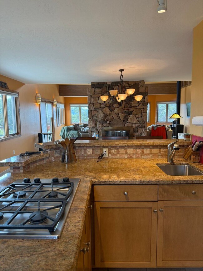 Building Photo - Charming Southwestern Stucco Home