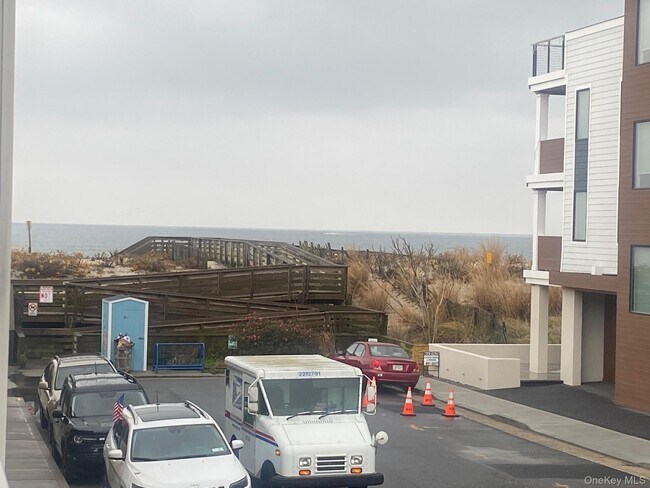 Building Photo - 18 Tennessee Ave