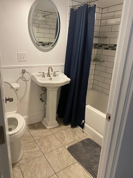 Building Photo - 26 Parker St