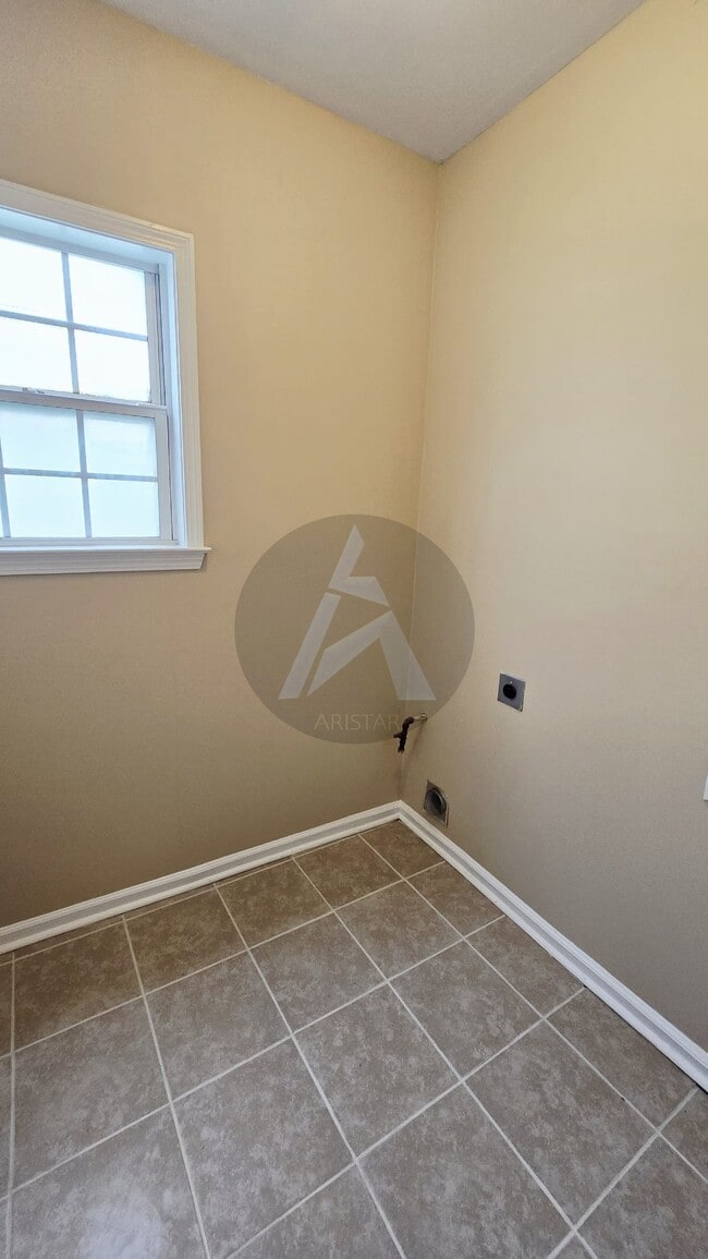 Building Photo - 1741 Taynton Cir