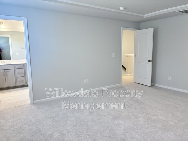 Building Photo - 514 Light Oak Wy