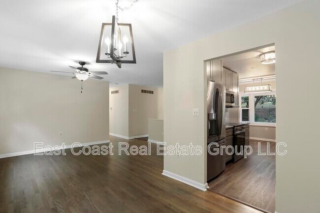 Building Photo - 3395 Canary Ct